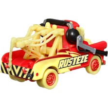 Disney Cars HPG76 Cars Karanlıkta Parlayan Yarışçılar Tekli Karakter Araçlar Mater HPG77 - HPG78