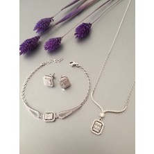 Zeta Jewel Çoklu Baget Taşlı Üçlü Set (Kolye-Küpe-Bileklik)
