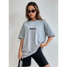Medinenur Brooklyn Baskılı  Bisiklet Yaka T-Shirt