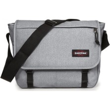 Eastpak Delegate+ Omuz Askılı Postacı Çantası Füme EK00026E3631