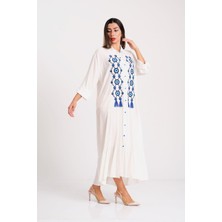 Keyifli Moda Kadın Beyaz Önü Nazar Boncuğu Nakışlı Püsküllü Kolu Apoletli Eteği Fırfırlı Uzun Gömlek Elbise