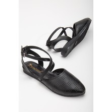 Dilimler Ayakkabı Yüzü Lazer Baskılı Çapraz Baretli Siyah Kadın Babet