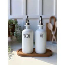 Mottogo 2'li Beyaz Gümüş Başlıklı Cam Yağdanlık Seti | Ahşap Stant | Oil-Olive Oil-Vinegar-Sauce