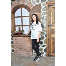ARV Moda Kadın Bisiklet Yaka Önü Baskılı Tişört - Kadın Tişört- Kadın -T-Shirt