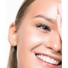 Altınöz Mücevherat Zirkon Taş Detaylı Sallantılı Çapa Figürü Küçük Halka Altın Küpe