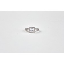 Altınöz Mücevherat Zirkon Taşlı Baget Beyaz Altın Yüzük