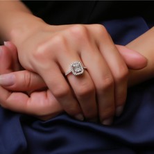 Altınöz Mücevherat Pırlanta Baget Kolları Taşlı Beyaz Altın Yüzük