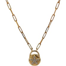 Altınöz Mücevherat Minik Ataş Zincir Ucunda Zirkon Taş Detaylı Kilit Figürlü Rose Altın Kolye