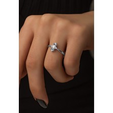 Sunshine 925 Ayar Rodyum Kaplamalı Dikdörtgen Beyaz Baget Taşlı Minimal Zarif Gümüş Yüzük