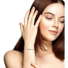 Altınöz Mücevherat Swarovski Taşlı Ortası Bombeli Sıralı Suyolu Tarzı Yeşil Altın Kelepçe Bileklik