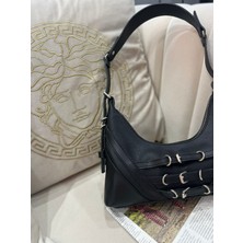 Zeyzey Butik Perla Kemer Detaylı Deri Siyah Çanta