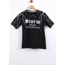 Julude Siyah Şimşek ve Yazı Baskılı Bisiklet Yaka Erkek Çocuk Tişört P-00009679