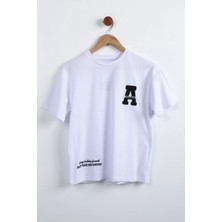 Julude Beyaz Erkek Çocuk Baskılı Tişört P-00009480