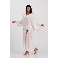 Keyifli Moda Kadın Beyaz V Yaka Sırtı ve Cepleri Nakışlı Püsküllü Oversize Uzun Elbise