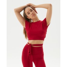 Ayma Active Kırmızı Sırt Dekolteli Drape Detaylı Crop Kısa Kollu Bluz