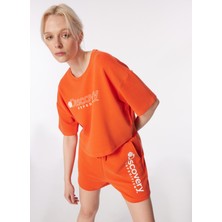 Discovery Expedition Nar Çiçeği Kadın Bisiklet Yaka Oversize Baskılı T-Shirt D4SL-TST3043