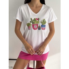 Laderra Pul Payet Kadın V Yaka T-Shirt Kaktüs Desen Beyaz Trend