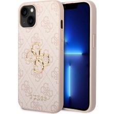 Guess iPhone 14 Uyumlu Kılıf Guess Pu Deri Büyük Metal Logo Dizaynlı Kapak Pembe