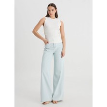 Lee Bisiklet Yaka Kırık Beyaz Kadın T-Shirt L241628102-KOLSUZ T-Shirt