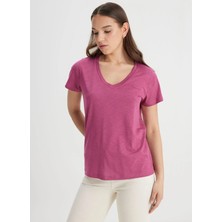 Lee V Yaka Koyu Pembe Kadın T-Shirt L41JEN50N-BISIKLET Yaka T-Shirt