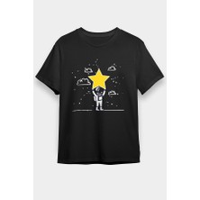 Darkhane Yıldız Tutan Astronot Siyah Unisex Tişört T-Shirt