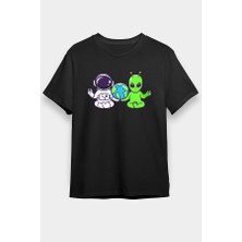 Darkhane Meditasyon Yapan Alien ve Astronot Siyah Unisex Tişört T-Shirt