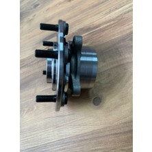 Oem: / MR992374 / Ön Teker Poryası Mitsubishi L-200 2006-2019 Rulmanlı