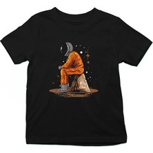 Darkhane Marsta Bekleyen Astronot Siyah Unisex Çocuk Tişört T-Shirt