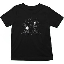 Darkhane Keşif Yapan Astronot Siyah Unisex Çocuk Tişört T-Shirt