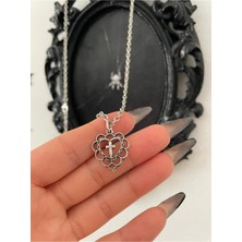 Dükkan Design Gothic Cross Heart Kolye