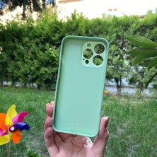 Bumudur Aksesuar iPhone 13 Pro Yeşil Prizma Desenli Cam Görünümlü Kılıf