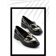 Bambi Siyah Kırışık Rugan   Kadın Loafer Ayakkabı K01257067608