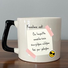 Mor Mürekkep Kendime Not: Bu Hayatta Emeklerimin Karşılığını Baskılı Siyah Kulplu D Kupa