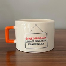 Mor Mürekkep Göt Sadece Arkada Değildir Baskılı Turuncu Kulplu C Fincan