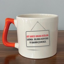 Mor Mürekkep Göt Sadece Arkada Değildir Baskılı Turuncu Kulplu D Kupa