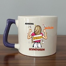 Mor Mürekkep Asosyal Değilim Insan Sevmiyorum Baskılı Mor Kulplu D Kupa