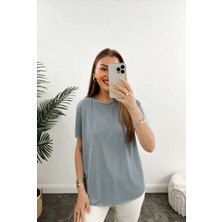 Unique Style Marka Dökümlü Tam Kalıp Rahat Kumaş Basic Tişört