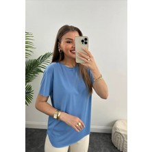 Unique Style Marka Dökümlü Tam Kalıp Rahat Kumaş Basic Tişört