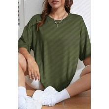 Yakamel Kadın Oversize Penye Kısa Kollu Nefes Alan T-Shirt