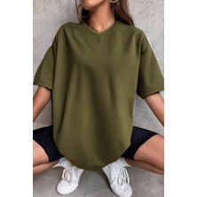 Yakamel Kadın Nefes Alan Penye Bol Kesim T-Shirt