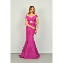 Şeref Vural Kadın Düşük Omuz Pencere Detaylı Balık Form Abiye Elbise 8239 Fuşya