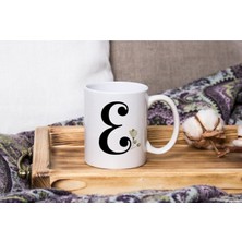 Azresa Beyaz Çiçekli E Harfli Beyaz Porselen Kupa Tfbyz-06