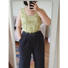 Butik Swordlion Bayan Kolsuz Tül Nakış Detaylı  Yuvarlak Yakalı  Bluz