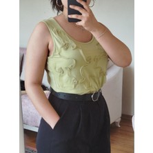 Butik Swordlion Bayan Kolsuz Tül Nakış Detaylı  Yuvarlak Yakalı  Bluz