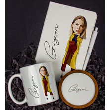 Ejoya Kişiye Özel Karikatür Tasarım Defter Kalem Kupa ve Bardak Altlığı Hediye Seti 96158