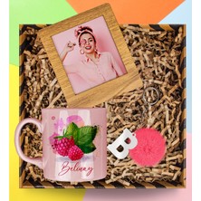 Ejoya Kişiye Özel Tasarım Kupa & Ponpon Anahtarlık & Fotoğraf Çerçeveli Hediye Kutusu 112938