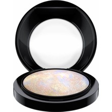 MAC Harika, Hafif Bir Kapatıcılık Sağlayan Mineralize Skinfinish Lightscapade Pudra 10 G