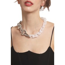 Labalaba Kadın Kalın Zincir Formlu Beyaz &gümüş Renk Geçirmeli Akrilik Tasarım Kolye