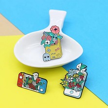 Fuhaidan XZ1253 Klasik Retro Pet Gacha Makinesi Metal Emaye Broş Taşınabilir Sanal Oyun Konsolu Rozet Pin Eğlenceli Moda Giyim Takı Hediye (Yurt Dışından)