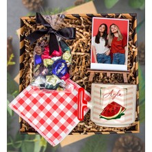 Ejoya Kişiye Özel Latte Kupa ve Altlığı & Fotoğraflık & Çikolatalar Hediye Kutusu 111772